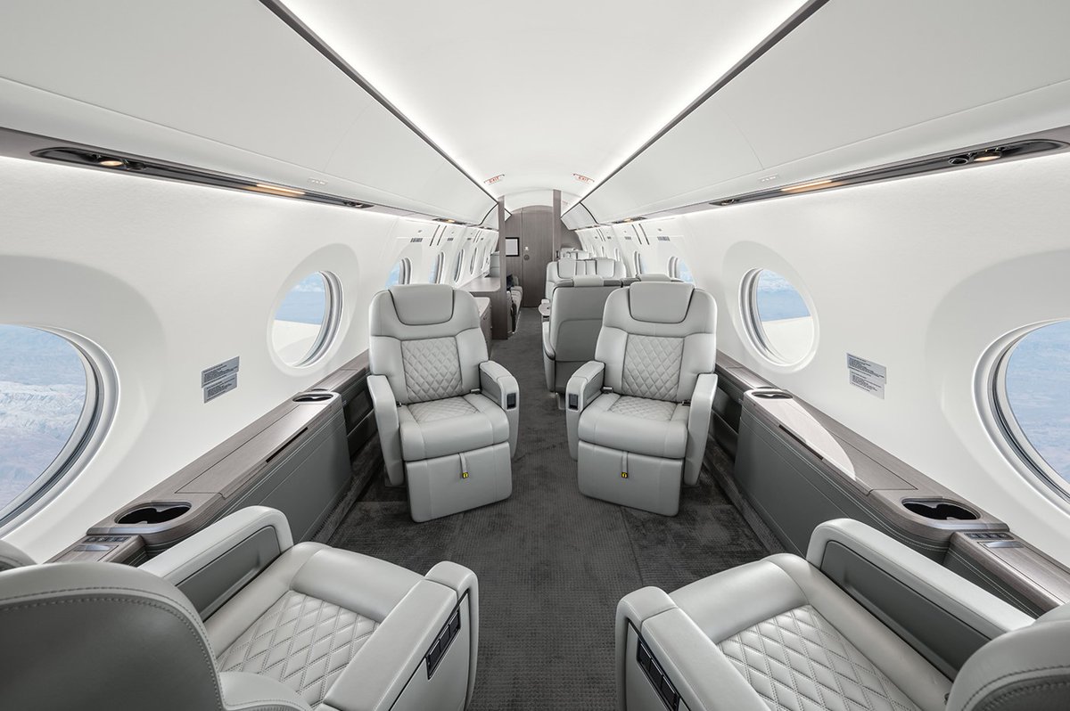jetaviation's tweet image. Discover our charter fleet: ​ow.ly/ra0w50TuZvQ
​
Model: Gulfstream G500​
Seating: 13 passengers​
Crew: 2 pilots, 1 flight attendant​
Range: 5,000 nm | 9,260 km​
Speed: 450 kts | 833 km/h​
Endurance: 10h​

#Aviation #BusinessAviation #FlyCharter #CharterWednesday