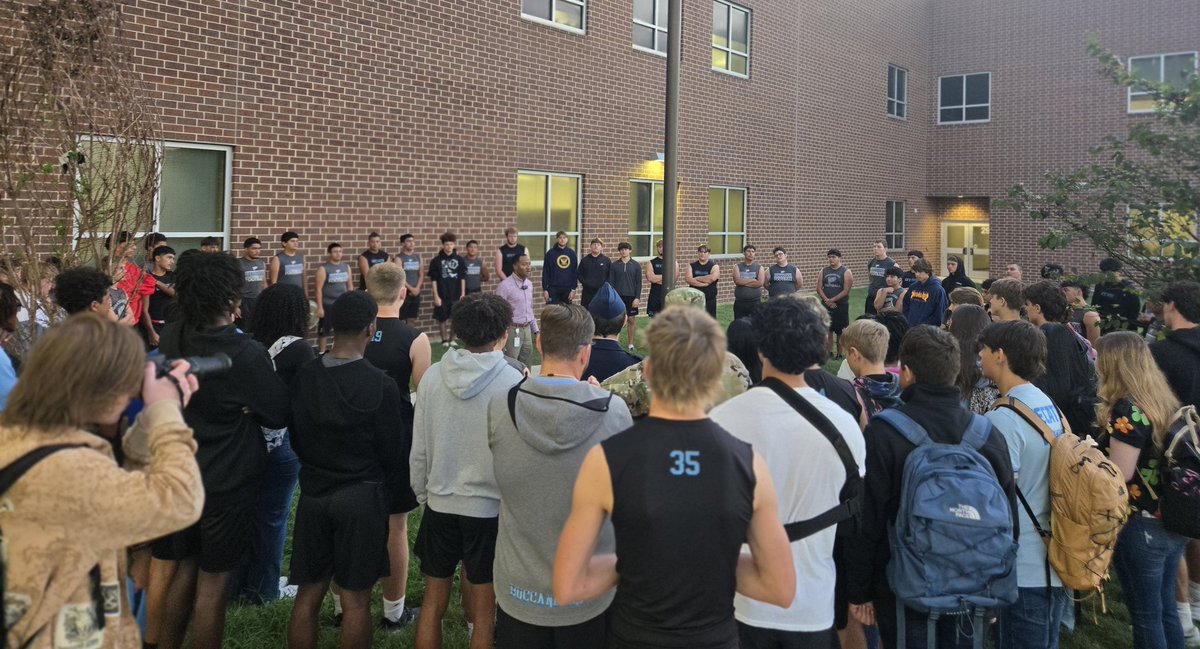 Meet at the pole #THIS