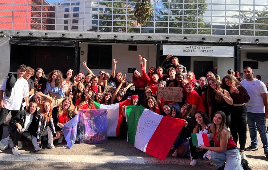 EquipoItalia's tweet photo. 🔙 Due anni fa il concerto di Lali a Barcellona 💖🇮🇹

#lali #disciplinatour https://t.co/faGPI8K5MS