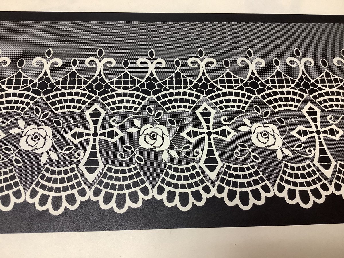 モワティエ時代にデザインした十字架レース✝️ 当時は十字架レースが