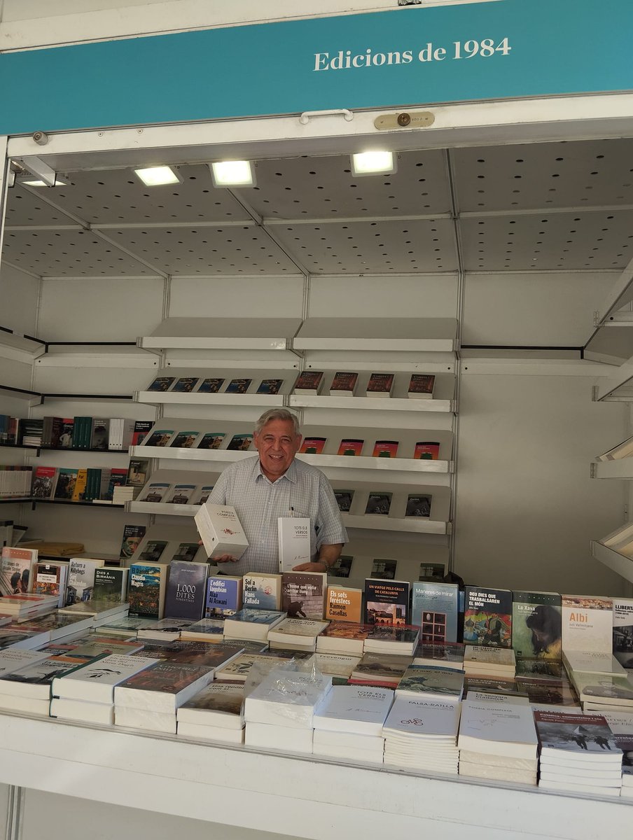 Avui a la tarda, l'editor Josep Cots serà a la nostra parada (mòdul 14) recomanant llibres. Us hi esperem!