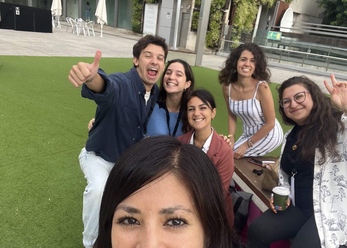 🧵La lista de interesantes proyectos y brillantes personas podría dar un hilo infinito. 

Sin dejar de destacar a una de las excelentes moderadoras <a href="/siniba22/">Barbara Sinigaglia</a> 🙌🏽✨

#CGutenberg24 queda aquí con grandes experiencias y los mejores reencuentros #MCC29 #sciencecommunicators 💕🧬📝