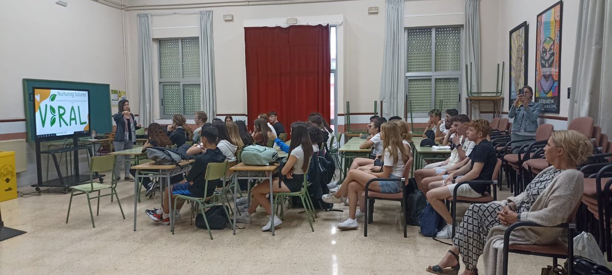 Exciting day at the #BestPractices event in LaValldUixo!🍀Sharing sustainable projects and learning together. Let’s continue to grow and inspire each other towards a greener future! 💚#Sustainability #eramus+