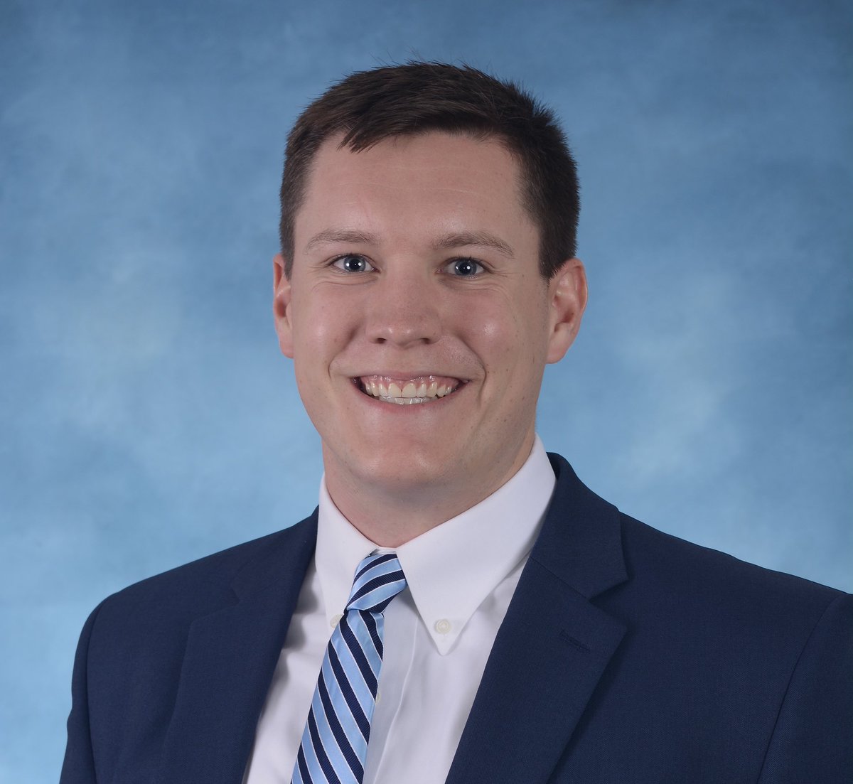 Hi #PathTwitter! 

I’m Aaron, a 4th year medical student at UNC School of Medicine, and I’m applying to Pathology for #Match2025!

I’m looking forward to making connections throughout the application/interview process!

#MedTwitter #PathMatch2025 🧪 🧬 🔬