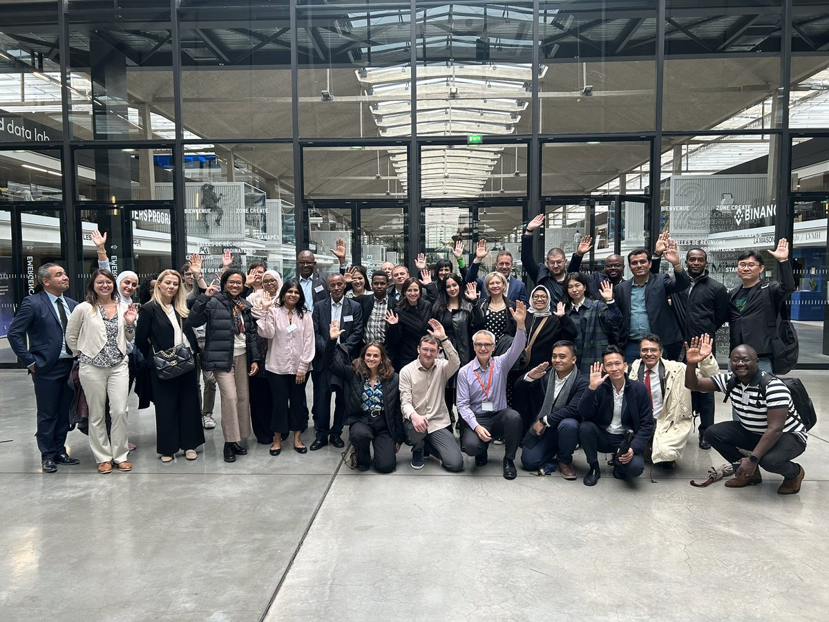 LabBdf's tweet image. Pour cette deuxième journée de séminaire sur l’innovation en partenariat avec l’IBFI, nous avons passé la matinée à la #StationF pour un tour privée et une présentation de la #FrenchTech  🐓.
#EnLive #LeLabBDF #IBFI #Innovation #CentralBanks