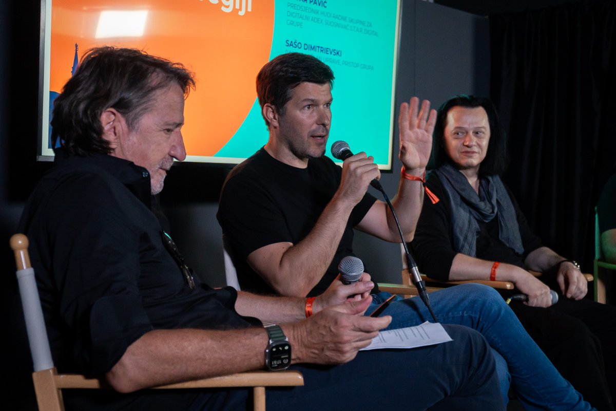 Weekend Media Festival tweet media