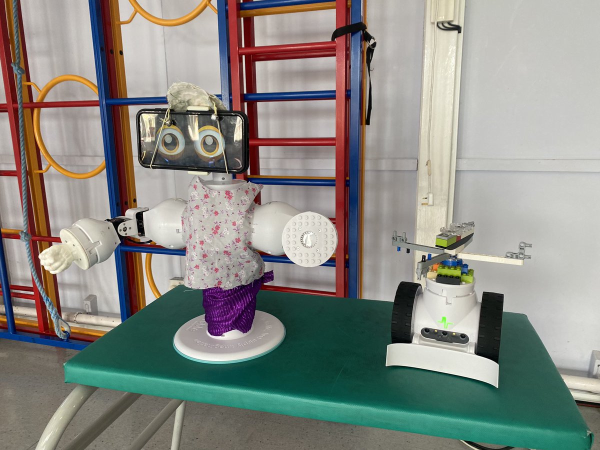 stjhighgate's tweet photo. We  had a fantastic day @TheAnnunciationInfantSchool presenting Fable robots to KS1 children! 🎉 Inspiring them about the future and the exciting tech present today! #FableRobots #STEM #LGfL #ShapeRobotics https://t.co/BbHkLLLJrI