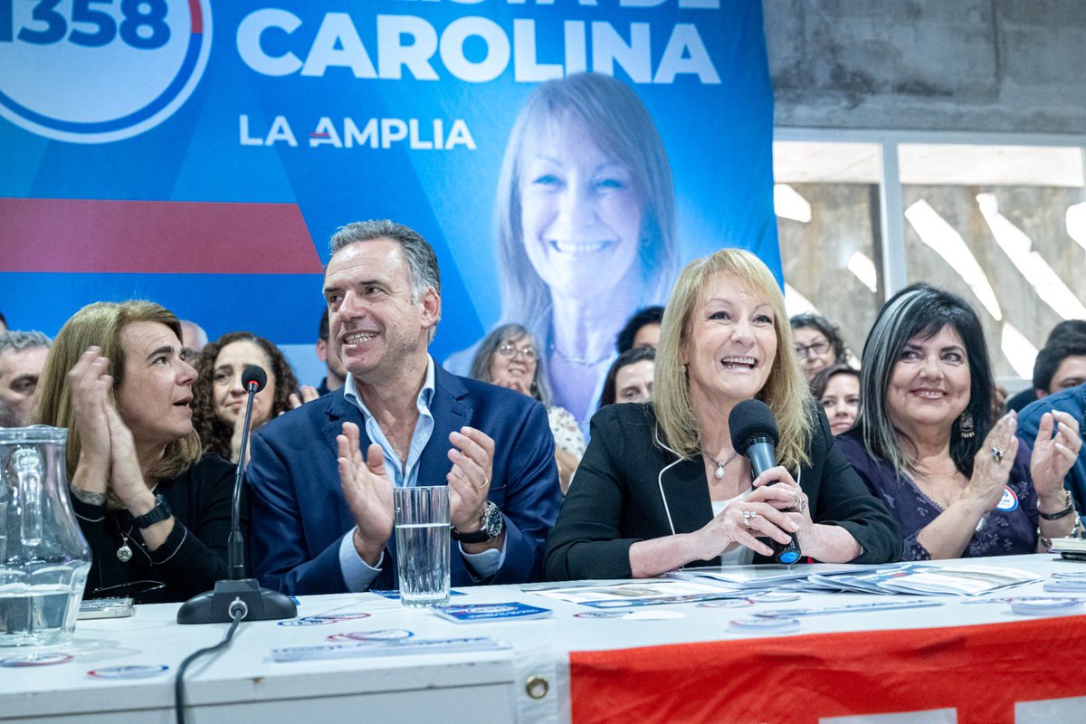 SilviaNaneFA's tweet photo. Presentamos nuestra lista @laampliafa la lista de @CosseCarolina 🔴🔵⚪️ https://t.co/QBnYESxj2M