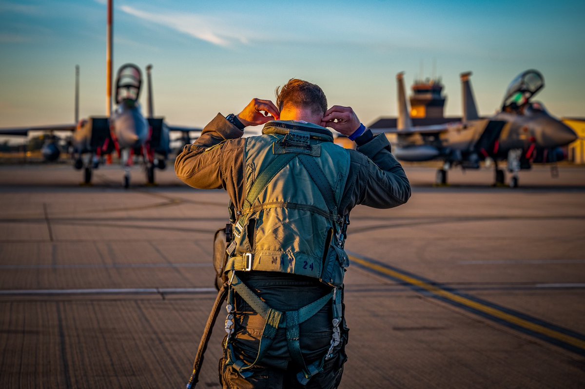 US_EUCOM's tweet image. Nighttime operations, anytime readiness. 

U.S. Air Force F-15E’s prepare for takeoff at RAF Lakenheath, England. The 48th Fighter Wing conducts night flying to ensure our Airmen are ready to defend NATO territory at any time. #AirPower #WeAreNATO #ReadyandPostured