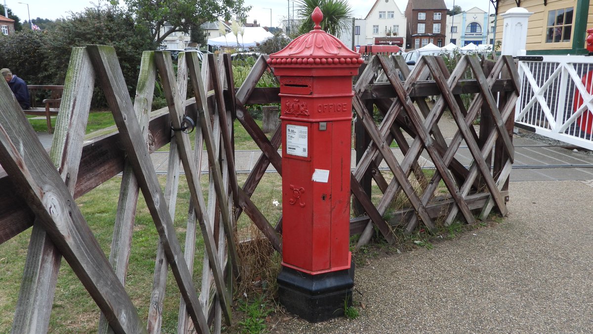 seuneke's tweet photo. Three Victorian Letterboxes still in use. The one with the out of use stamp machines in Lowestoft. The others in Sheringham.
#Letterboxes
#Royalmail https://t.co/GUbo1yez1i
