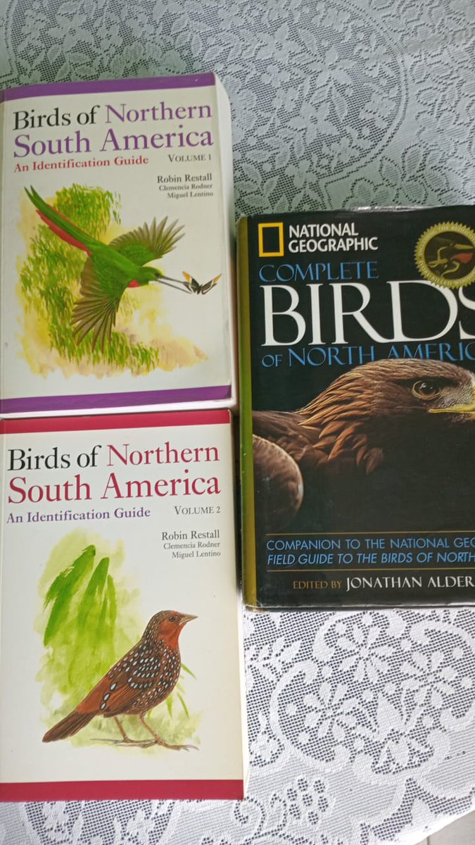 #25SEP2024 Se venden  estos 3 libros (usados pero en excelente estado) en US$120, son de un colega ornitólogo. <a href="/uvovenezuela/">uvovenezuela</a>    Info vía DM