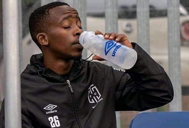 JohnnyMotaung's tweet photo. @KaizerChiefs Another 2 goals will put my heart at ease! #Amakhosi4Life https://t.co/TaWr9sZX2p