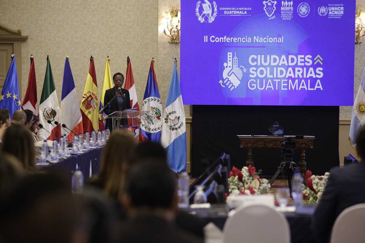 GuatemalaGob's tweet photo. La vicepresidenta @KarinHerreraVP acompaña la II Conferencia Nacional de Ciudades Solidarias, organizada por @ACNUR_es 💙

La iniciativa nos permite velar por la protección de quienes más lo necesitan, buscando soluciones duraderas para refugiados. https://t.co/gvZeJd3Jmu