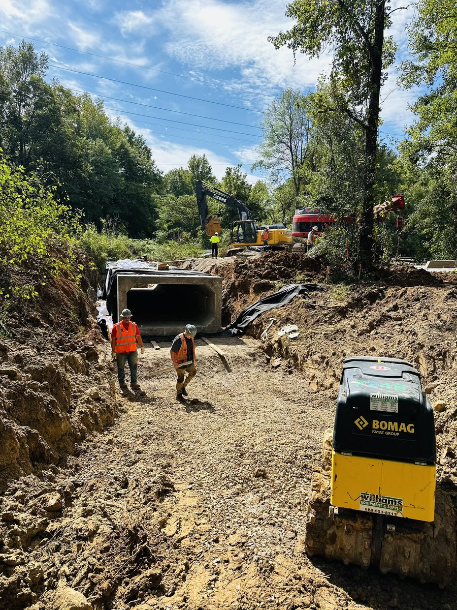 CopeyGrantham's tweet image. A $1.1 million infrastructure project is in progress.

The persistent flooding in Willow Creek and Laurelbrook Neighborhood has caused significant harm to numerous members of our Saltillo family.

#oneprojectatatime #saltillolife #infrastructure