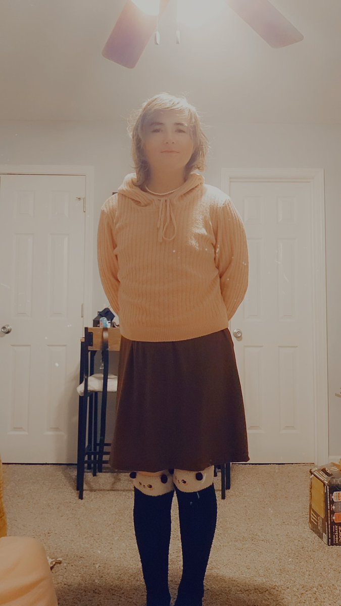 JuneFemboy's tweet photo. gaming outfit xP https://t.co/fyR1di2bDN