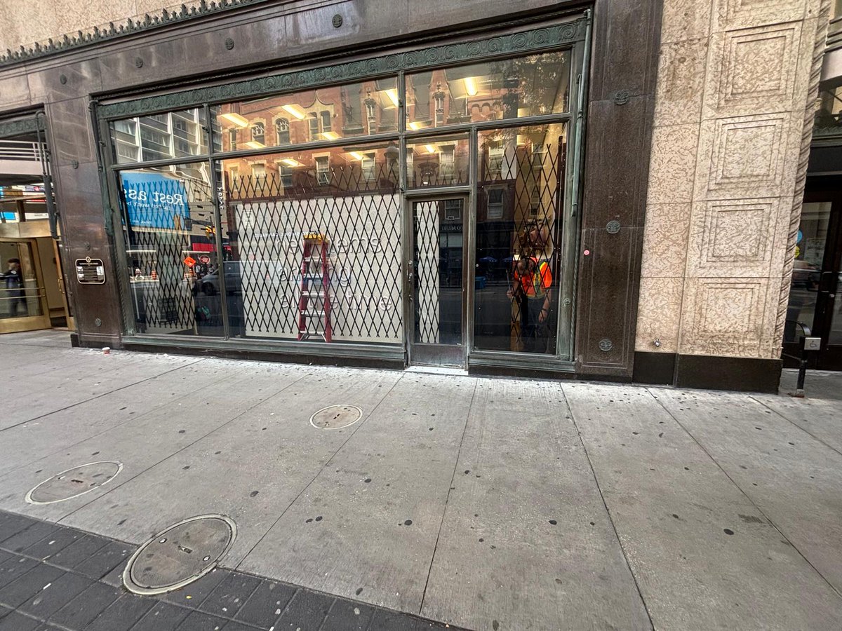 Xpandasecurity's tweet photo. Great installation, our Xpanda powder coated security gates in an heritage building, for extra layer of protection. See our website https://t.co/QnFCPVREbP Call 800-835-0214 or email info@xpandasecuritygates.com
#Security #retail #lossprevention #propertymanagement #architect https://t.co/D5tHEotNqC
