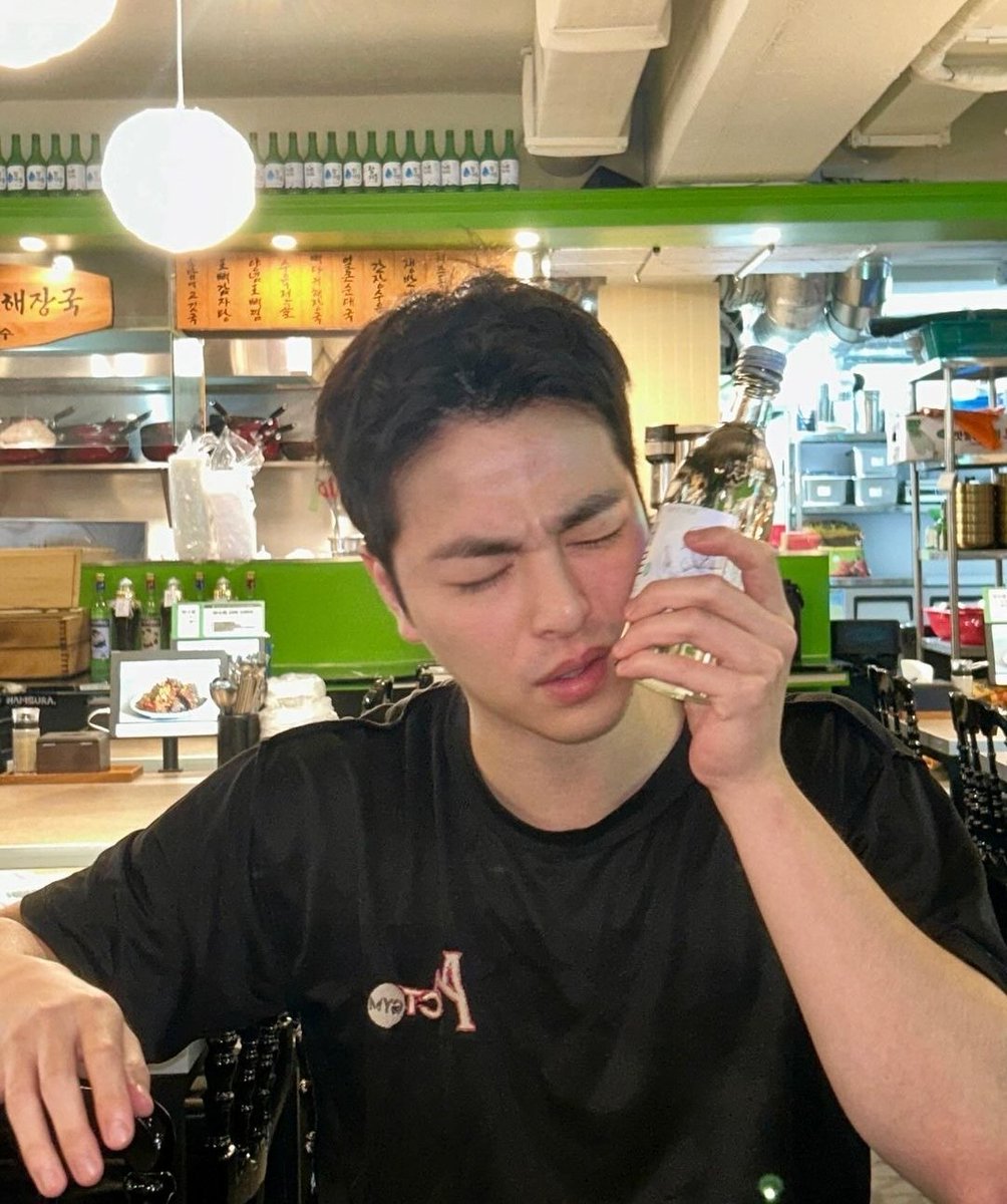 [JUNEGRAM] 240925

#JUNE ha publicado en su cuenta de Instagram 💗

🔗instagram.com/p/DAWYUu-ymcx/… 

"Un masaje con soju frío!"

©️ juneeeeeeya

#iKON #아이콘 #JUNHOE