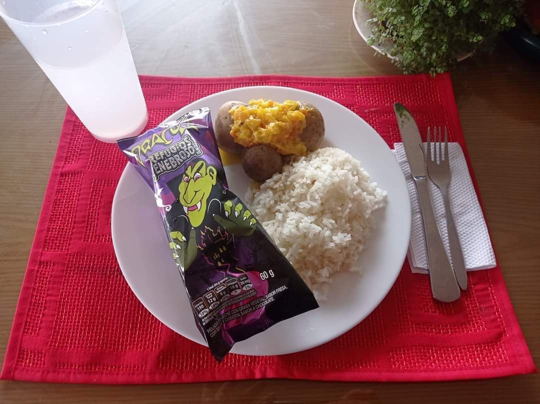VenteDigo1's tweet photo. Mi almuerzo hasta noviembre 🤭 https://t.co/54y2fDSfPz