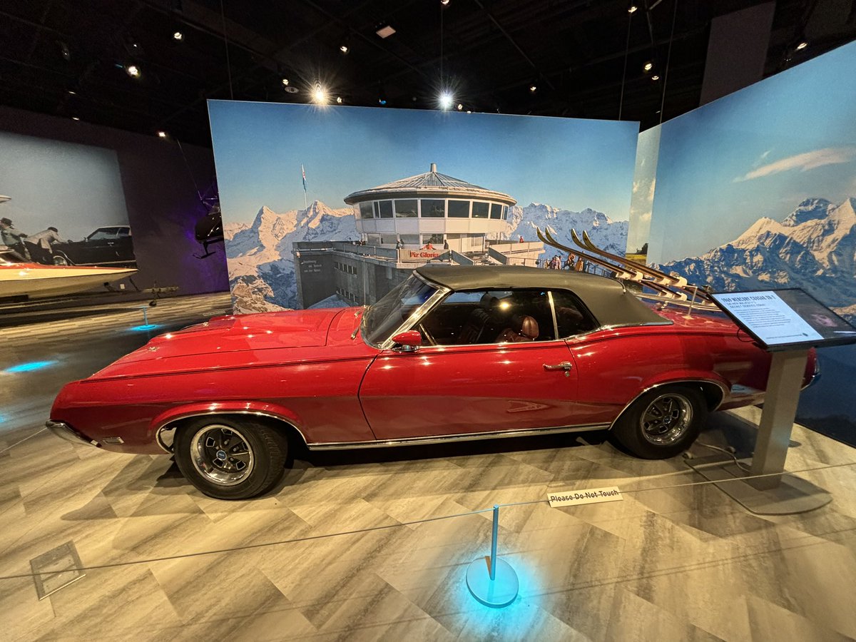 SmytheMajor's tweet image. At the #BondInMotion exhibit in Washington! They have Vijay’s company car #ThankGodForHardCurrency 

#OHMSS #JamesBond #DieAnotherDay #Moonraker #Octopussy
