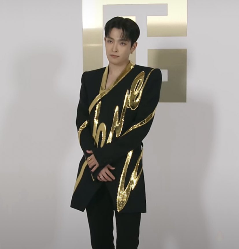 ATEEZITALY_'s tweet photo. HONGJOONG!!!

HONGJOONG RETURNS TO PARIS FASHION WEEK  #HONGJOONG #홍중 #BALMAIN #BALMAINSS25 @ATEEZofficial @Balmain https://t.co/t6k48GmLZU