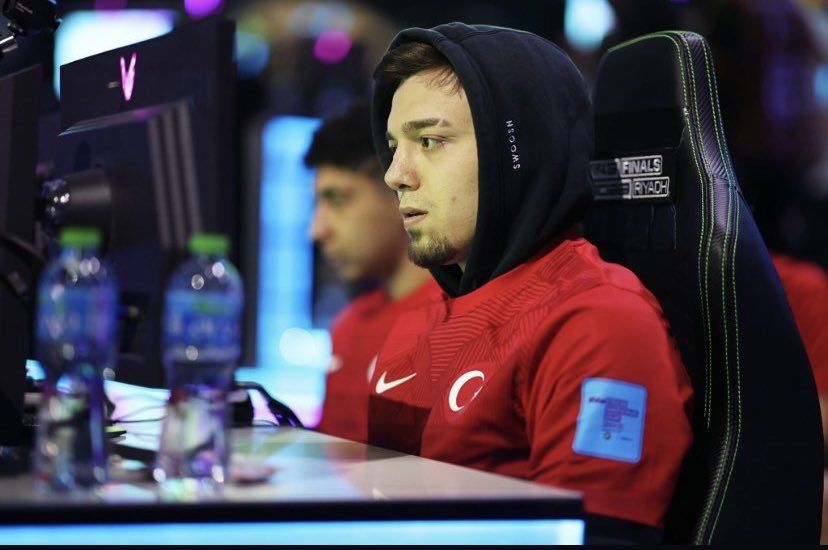 LFT

Antalyaspor ile olan sözleşmem son buldu. Önümüzdeki eSüperLig  sezonu için tekliflere açığım