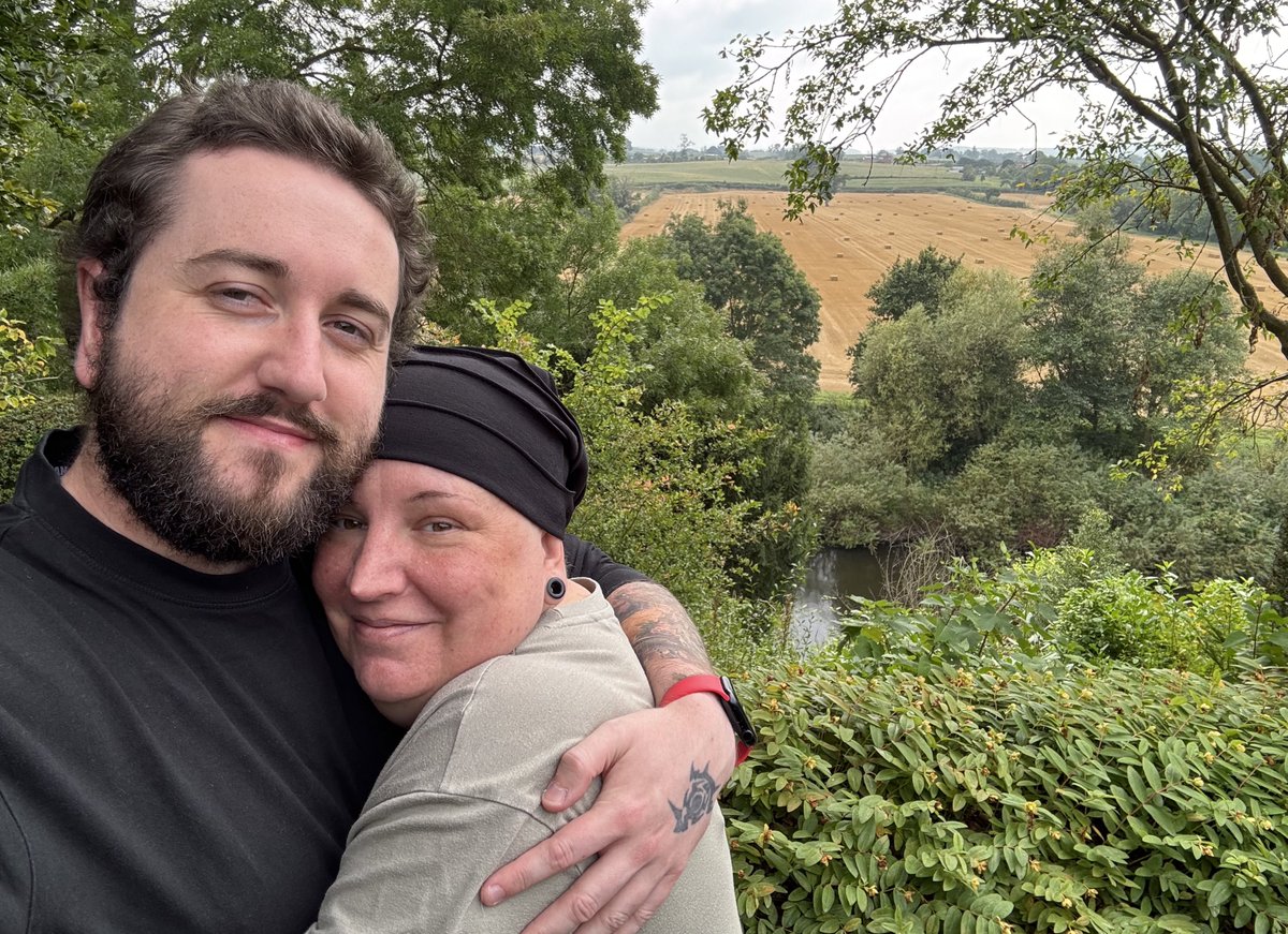 Caddicarus's tweet image. Just to let @ChoccaBoo know that I’m unbelievably proud of her with all she’s been going through, and I’m also in awe of how fuckin good she looks despite it, yet somehow I look like a horrendous mess