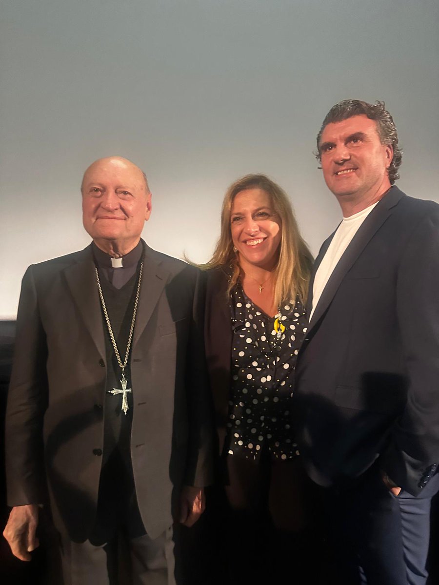 "la bellezza salverà il mondo": rendiamoci "artigiani di bellezza "!Presentazione della performance: Ascoltami. In occasione dell’evento di lunedì 23 Settembre in Roma al Teatro San Timoteo, cortometraggio del progetto:”Il Sentiero dell'Ascolto"