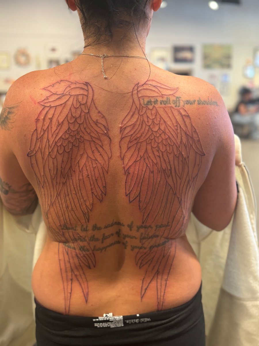 Murphyslaw90Law's tweet photo. #tattoos #anglewings #outline https://t.co/Ijj8OikFJY