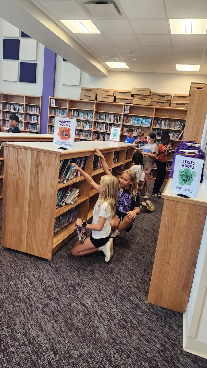 We ♥️ library book checkout. So much excitement over new books and our favorite characters!