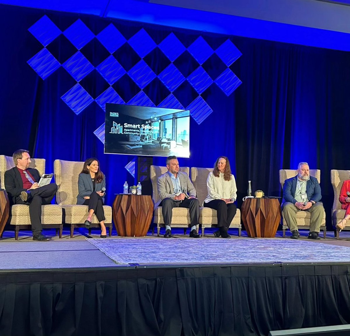 brad_stutzman's tweet image. We had some great discussions on innovative ideas and the future of smart spaces. Let’s continue to make the future smarter together! #EnergyTransformation #SmartSpaces #parksassociates @ParksAssociates @O3Energy