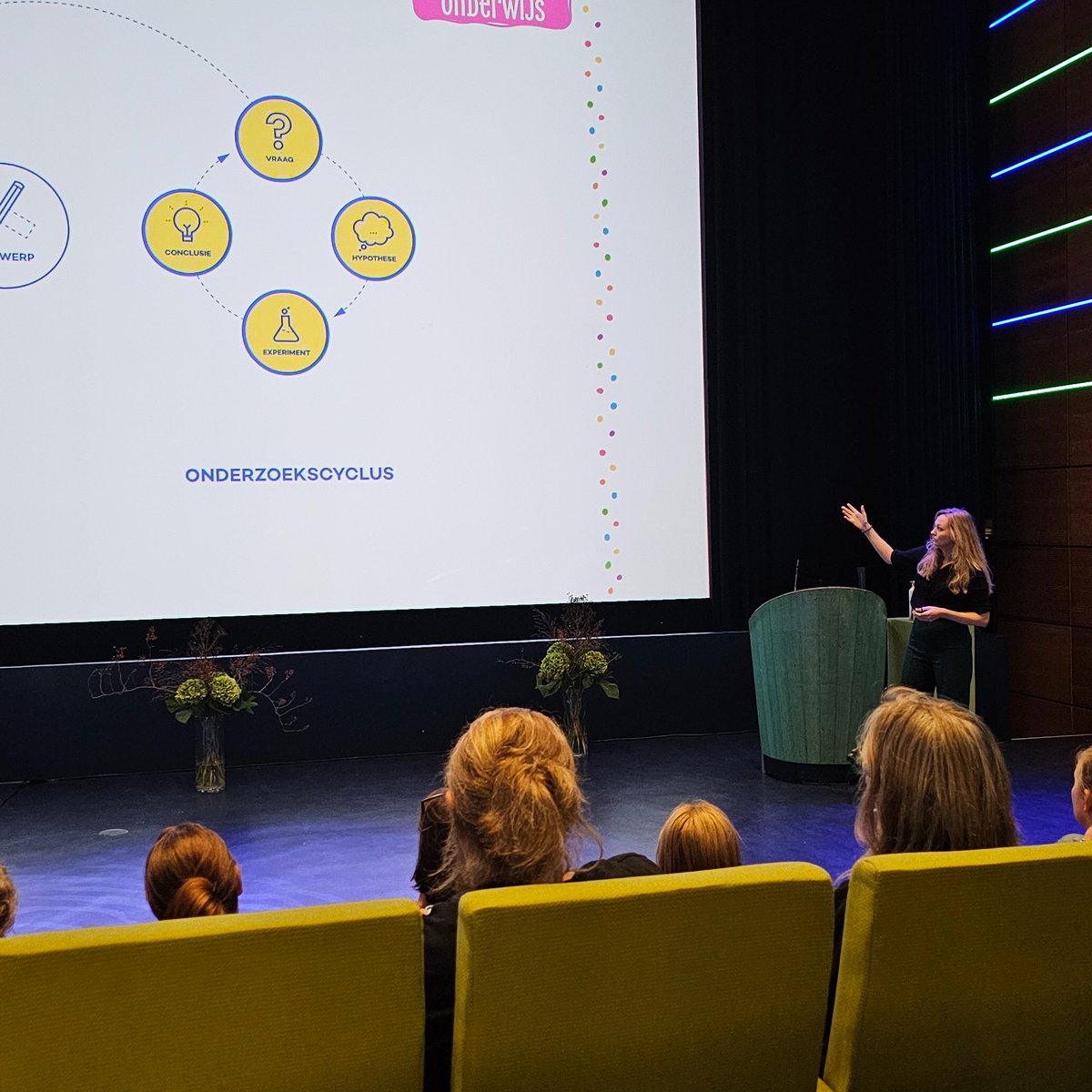 NEMOamsterdam's tweet photo. Vanavond is NEMO speciaal geopend voor Night at the Museum: een gratis inspiratieavond van NEMO en @eseroNL voor leerkrachten van het primair onderwijs. Ze doen ideeën op voor wetenschap, technologie en ruimtevaart in de klas en ook daarbuiten met lezingen, workshops en meer. https://t.co/ze2JfLCSI6