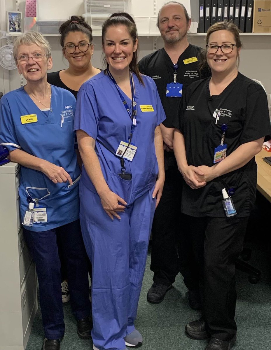 A busy morning for our <a href="/MediIllWWL/">Medical Illustration @ WWL</a> team - absolute heroes going above and beyond to make sure our patients are getting the best and most compassionate service possible - thank you for letting me join you 💙 a great team 🙏🏻 <a href="/WWLNHS/">WWL NHS</a>