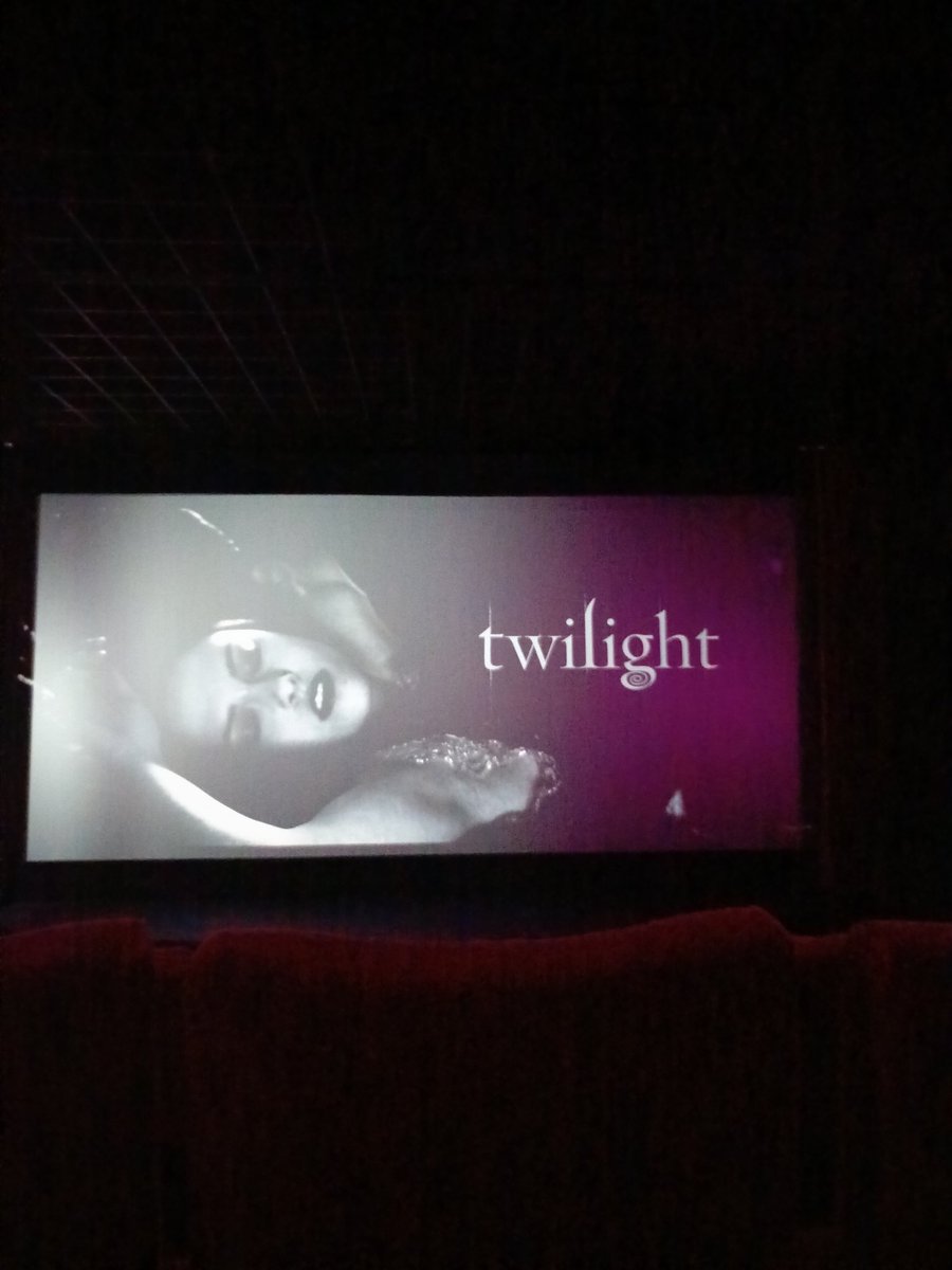 ceydajan's tweet image. tun replikleri ezbere okuduk cunku marsimiz idir #teamEdward