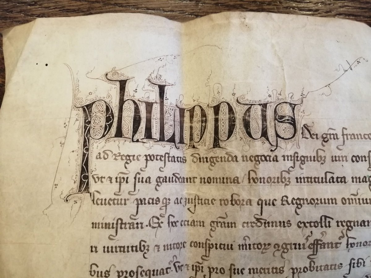Le sens de la famille...
Philippe le Bel fait de son frère Charles, comte d'Anjou, un pair de France et lui délivre une charte décorée en conséquence (novembre 1297).  <a href="/ArchivesnatFr/">Archives nationales de France</a> #notaire