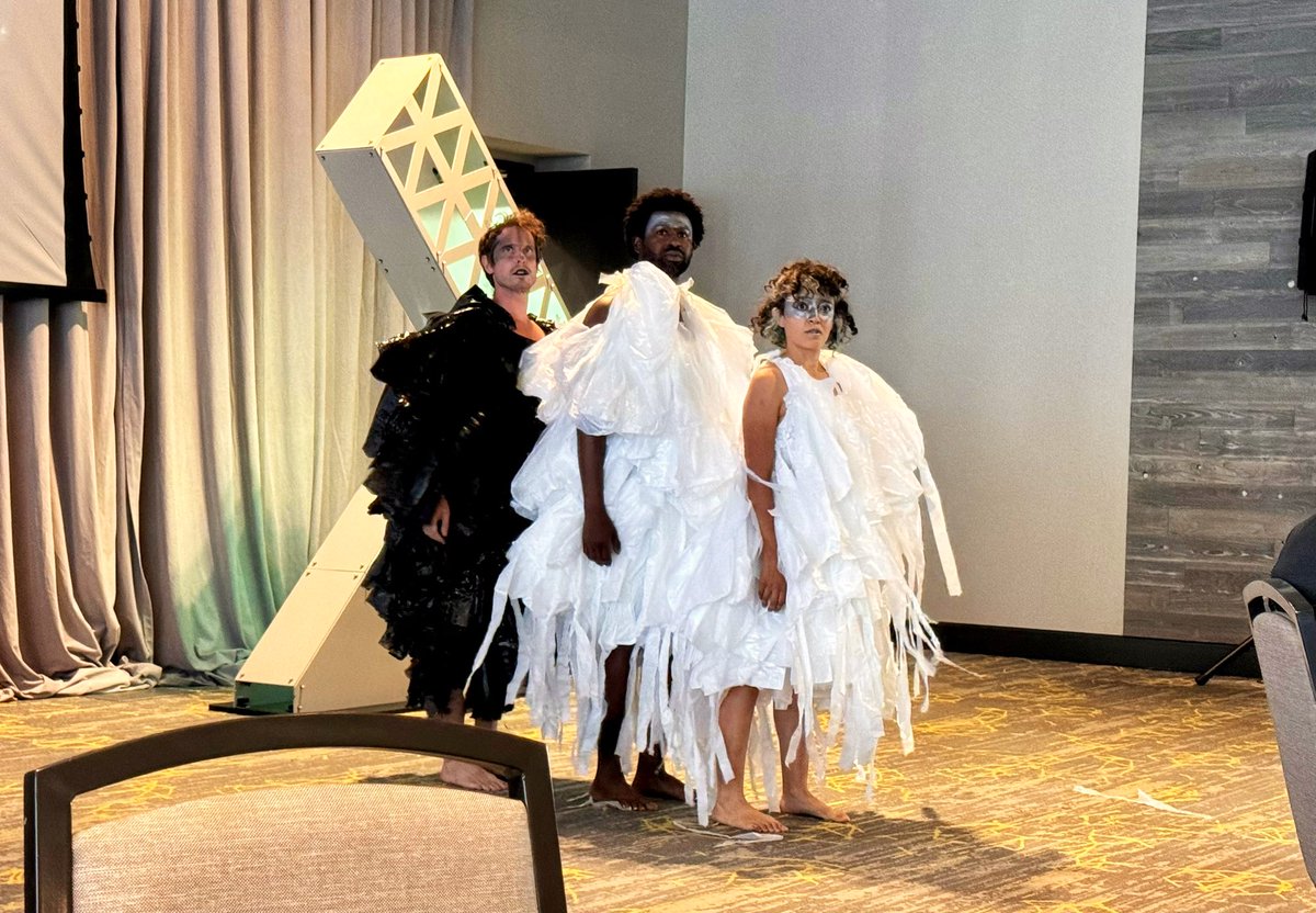 .@PonesInc kicked off our closing plenary with a very moving performance exploring the future of our world. Pones provides artistic opportunities using pedestrian-inspired movement to spark collaboration, connection &amp; community.  #PhilFwd24