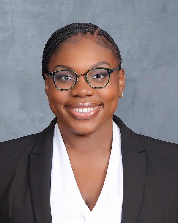 🎶allow me to re-introduce myself🎶

Hi #MedTwitter, my name is Samiza Palmer and I’m an M4 from Drexel applying #GenSurg for #Match2025 

My interests include research, med ed, and health advocacy.

Outside of medicine, I love karaoke, cooking, foreign movies and podcasting!