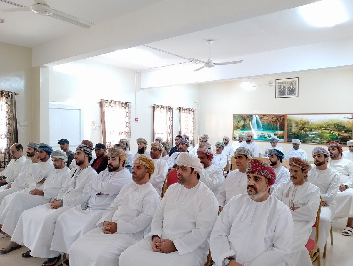 ورقة عمل بعنوان : تقنيات التعليم الحديث، قدمها معلم أول رياضيات بدر المرزوقي، ضمن لقاء تجارب التعلم الإلكتروني، لمعلمي مدرسة الحسين بن علي .  #تعليمية_شمال_الباطنة #فعاليات_شمال_الباطنة #تعلم_مستدام