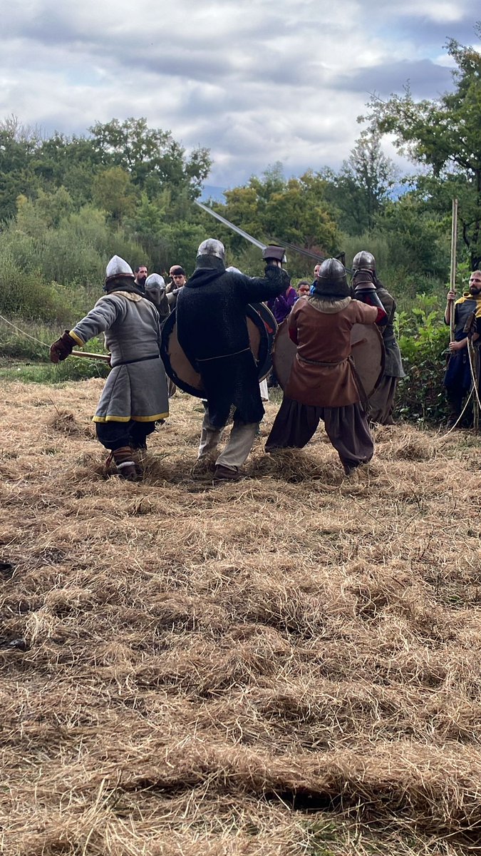 Algunas imágenes del evento organizado por los compañeros de Aker Gorriak el pasado fin de semana. #recreaciónhistórica #vikingos #historicalreenactment #vikings #историческаяреконструктция #викинги