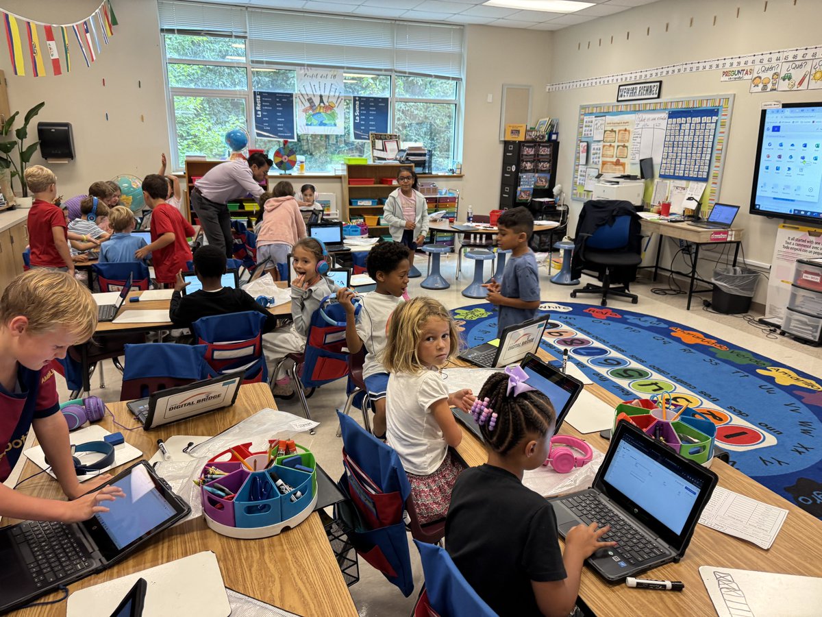 JimTalksTech's tweet photo. @MorrisBrandonES’s Mr. Mendez and I dug into @MicrosoftTeams to replicate his Flip classroom. While there peeked at #readingprogress for DLI. Video recorded read aloud/response have become indispensable tools. @APSInstructTech @jbland100 and @apsitnatasha @APSWorldLang @apsitjen https://t.co/tGdqqufuvb