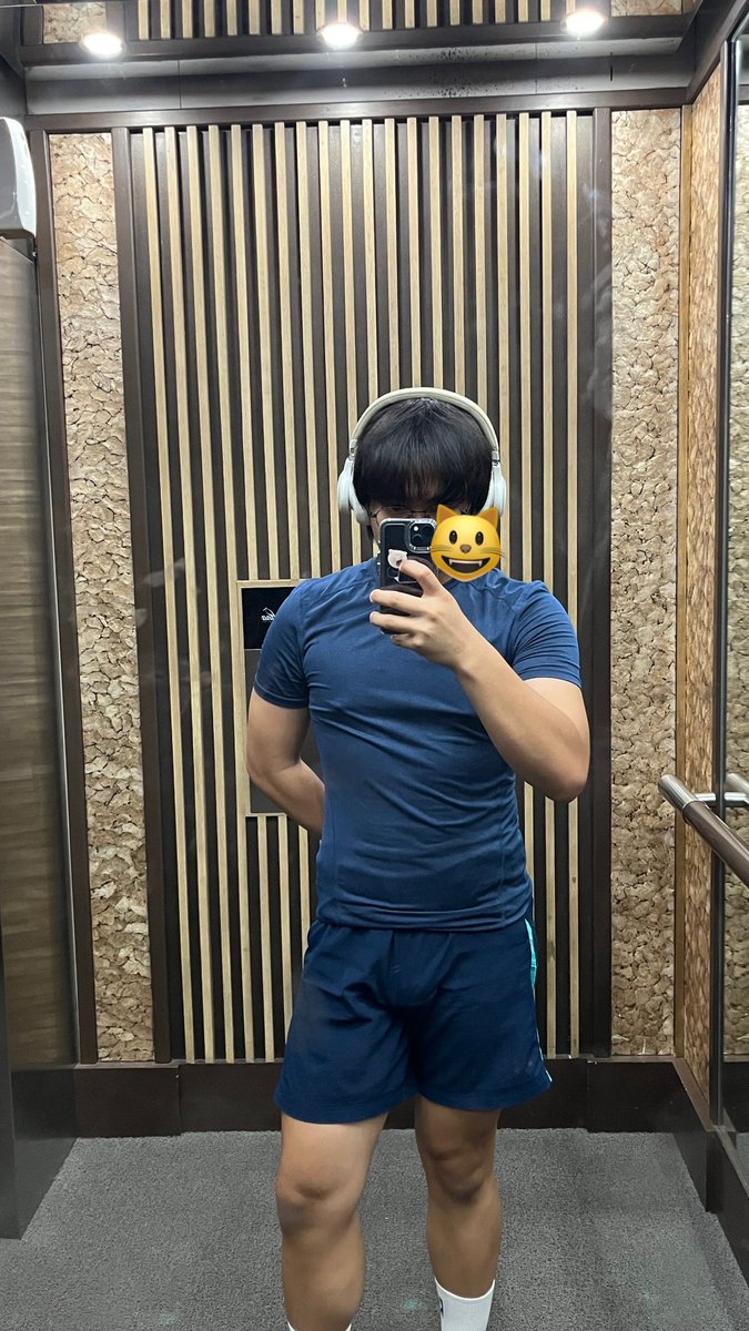 iskorambled's tweet photo. not me running when i have smth due at 11:59 😔 https://t.co/egiGf46Y9w