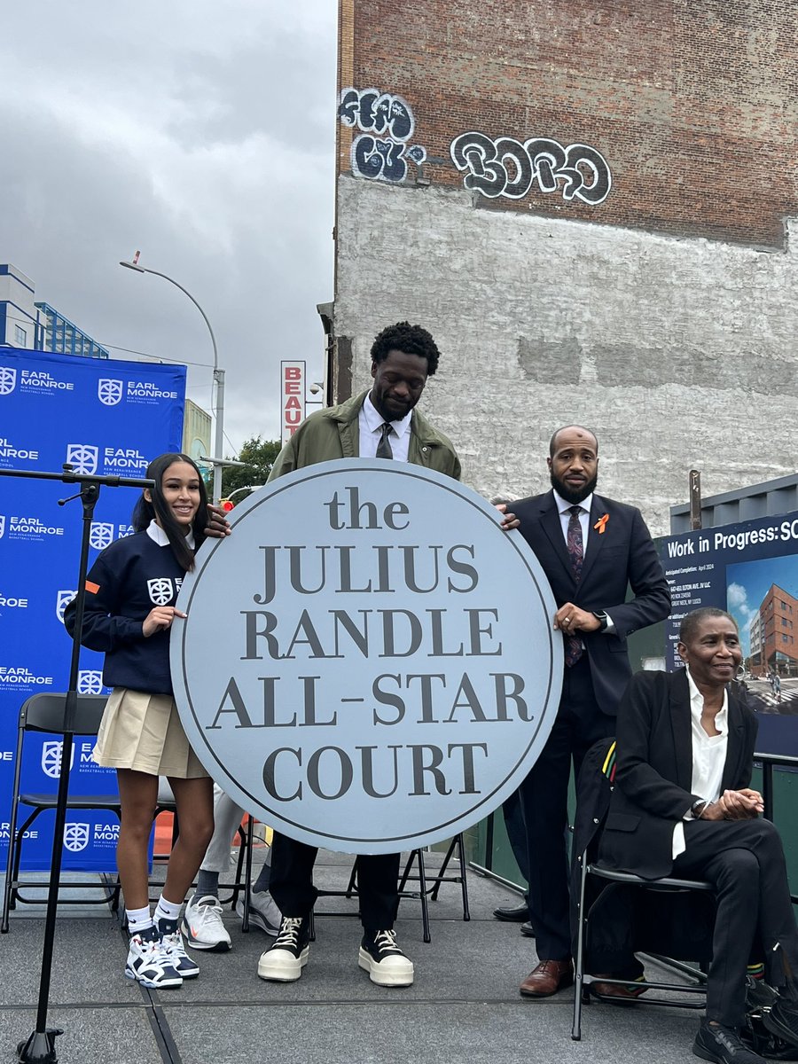 Julius Randle raised $1.3M for the Earl Monroe New Renaissance Basketball School in The Bronx. As a result, they have named the school’s basketball court The Julius Randle All-Star Court #Knicks