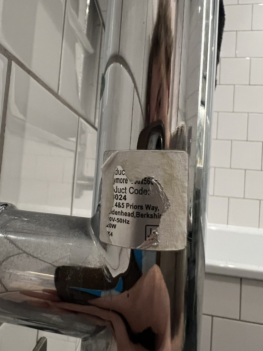 silversmuger's tweet photo. @TermaGroup 

Nie moge znalezc instrukcji do tego produktu. Czy to normalne ze tylko lewa strona sie nagrzewa? https://t.co/5d4pgzjeIS