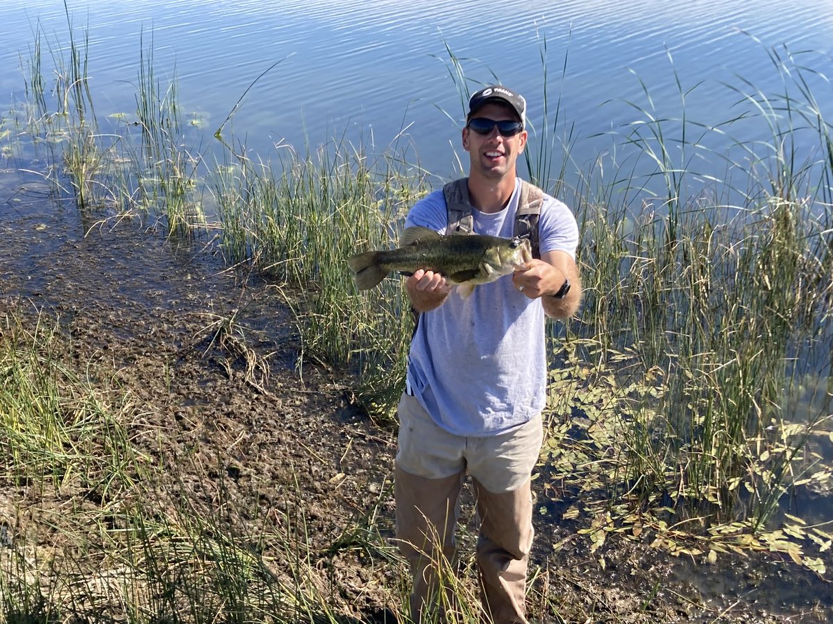 kj_marshall's tweet photo. #sdinthefield 🫶🏼 not Jack-approved, but I really love these two pics and humans. Not so much the 🐶 yet but maybe eventually 😂. @SDGameFishParks https://t.co/ay8JT7wrud