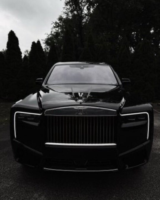 asemota's tweet photo. How big are you thinking? 

I read something fascinating about @RollsRoyce. They stopped advertising to regular people in car shows and started putting their cars near yachts and private jets in those other shows for the ultra rich. You don’t struggle to buy a RollsRoyce. https://t.co/sJiO5ztq73