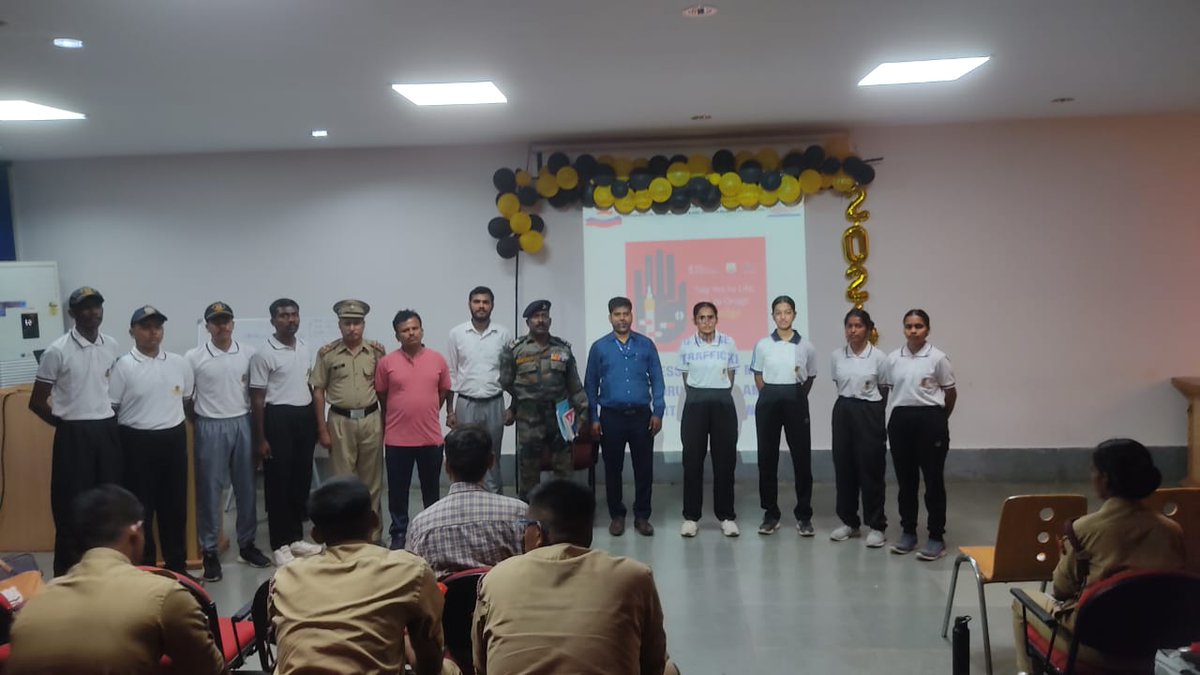 shaurya_trust's tweet photo. Awareness talk by NCB on anti drug abuse and illicit trafficking to ncc cadets at brindavan group of institutions..

#ncb #ncc #nccindia #ncbindia 
#newsupdates #urbannaxals #globalprayers4ssr #rightwingindia #narcotics #indianfeminist #ncbindia #ɴᴄᴄɪɴᴅɪᴀ#ncbkarnatakabangalor https://t.co/kfU2fconpp