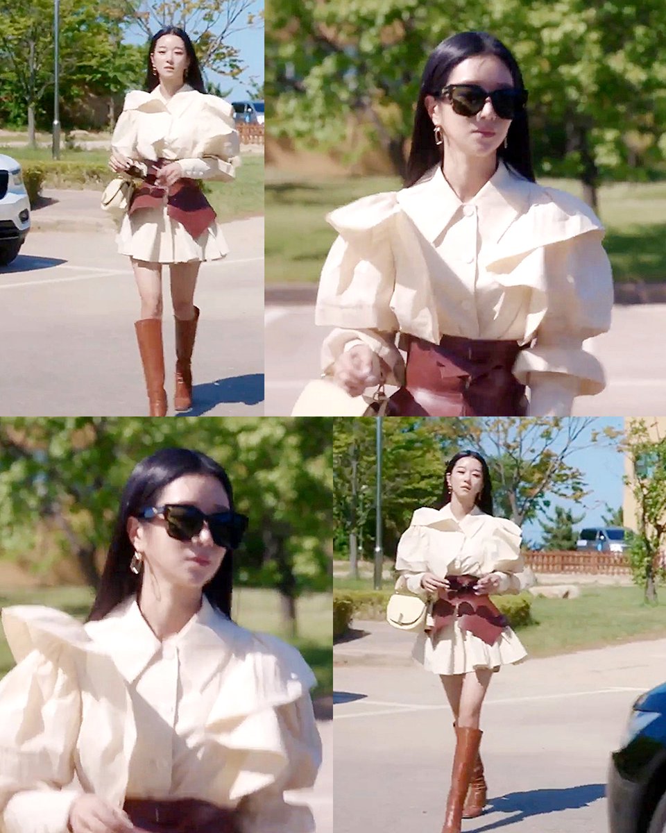 PreciousYeaJi's tweet photo. 🤩😎😉🤩 #SeoYeaJi #서예지 #ItsOkayToNotBeOkayEp3 https://t.co/7I4FyRzqds