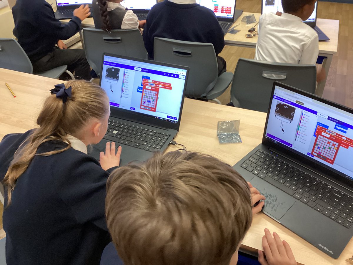 OLGHLiverpool's tweet photo. This afternoon, #olghy5 used their laptops and micro-bits to programme and debug music. #olghcomputing #olghmusic https://t.co/oU3eM7NTRe