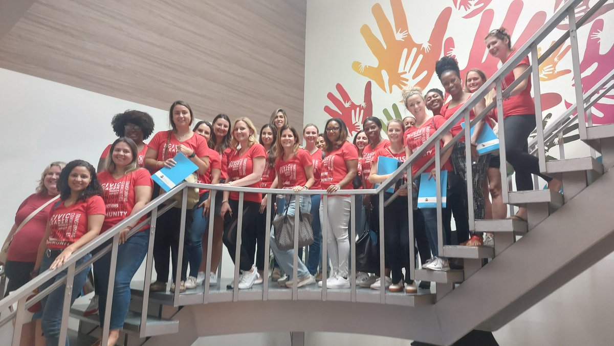 SuzanneEHiggins's tweet photo. The Junior League of Greater Fort Lauderdale hosted their new member meeting at  @HendersonHlth last night.  Henderson is a legacy project and was founded by The League in 1953! https://t.co/PHUP8kOjpl