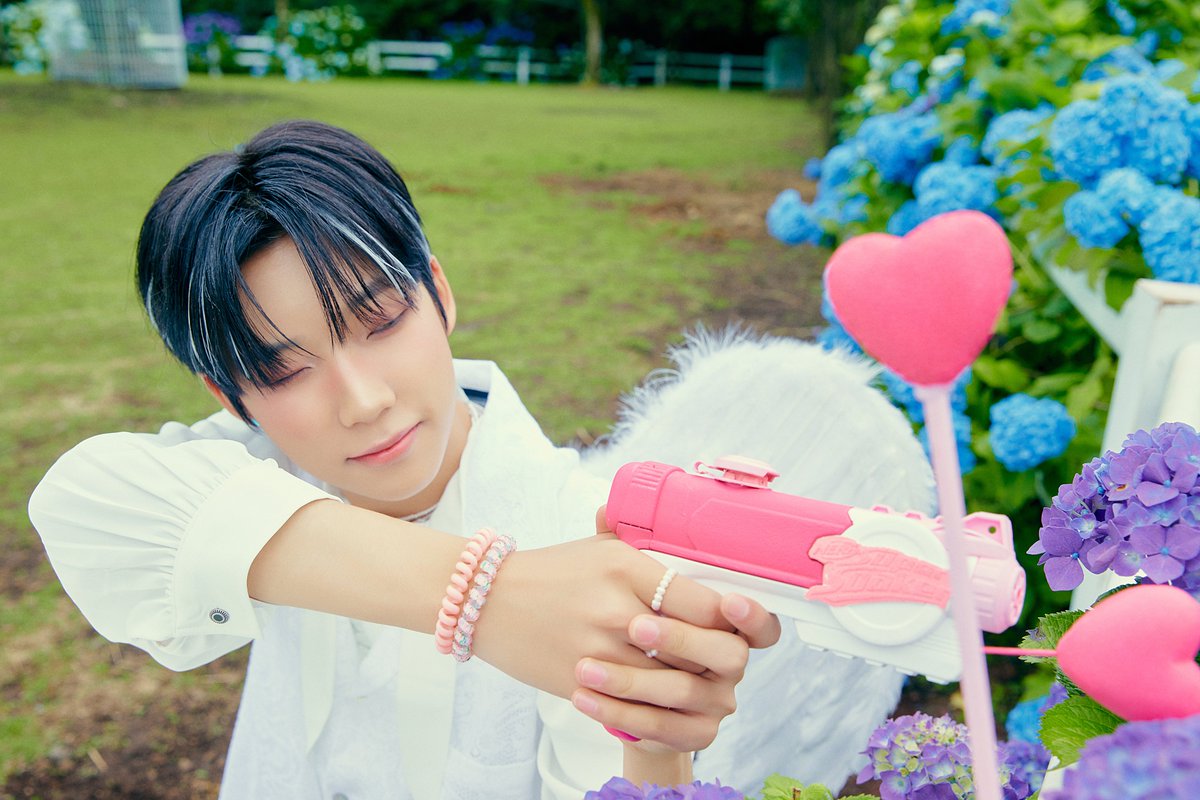 officialTheWind's tweet photo. 더윈드 (The Wind) 3rd Mini Album
'Hello : My First Love' ෆ

Concept Photo #2
LOVE Ver.

💘 2024.10.07 (MON) 6PM (KST)

#더윈드 #THEWIND #The_Wind
#Hello_MyFirstLove #반가워나의첫사랑
#박하유찬 #PARKHAYUCHAN https://t.co/gc9KH6WXrw