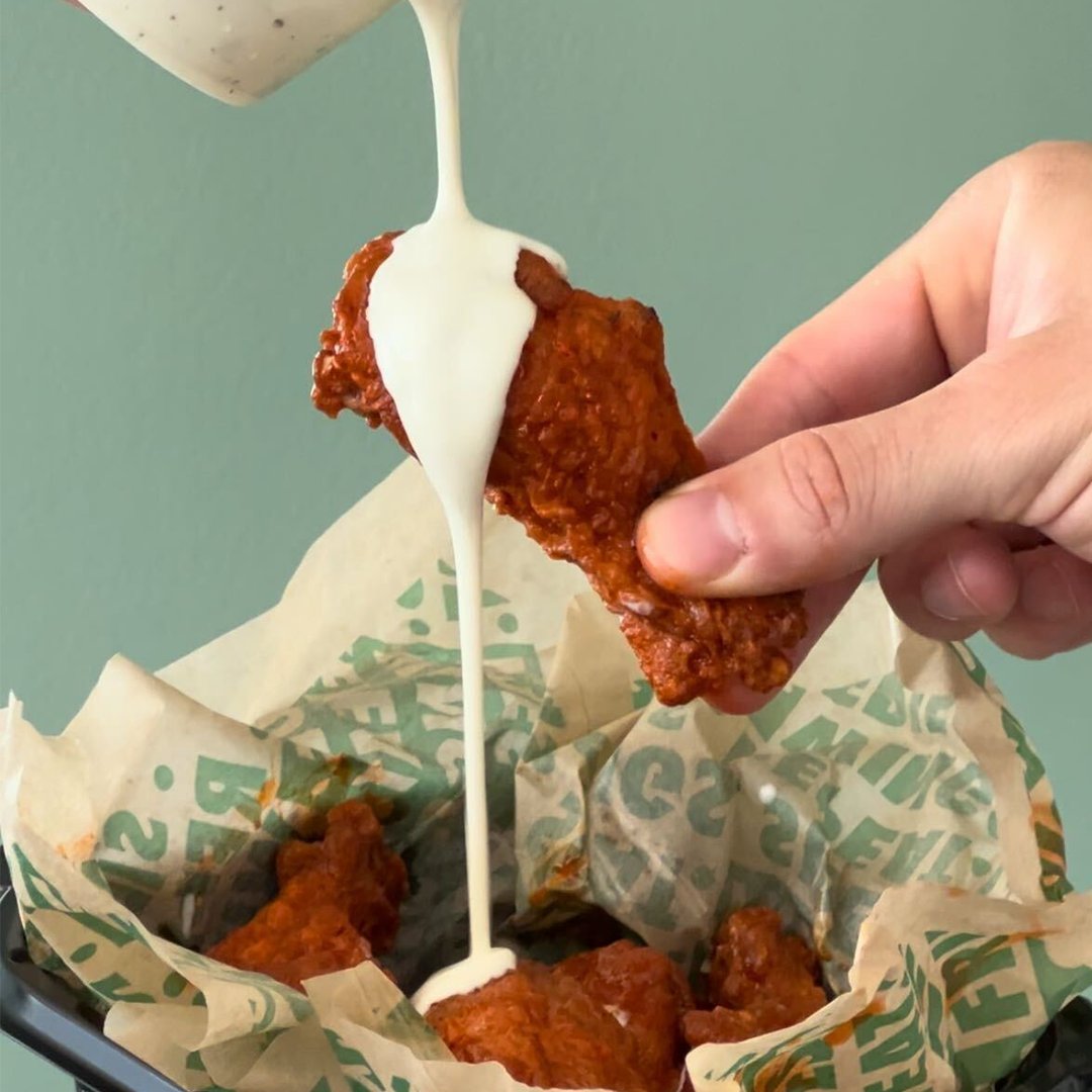 wingstop's tweet photo. this probly feels so good if ur a wing https://t.co/2dNusAWPPQ